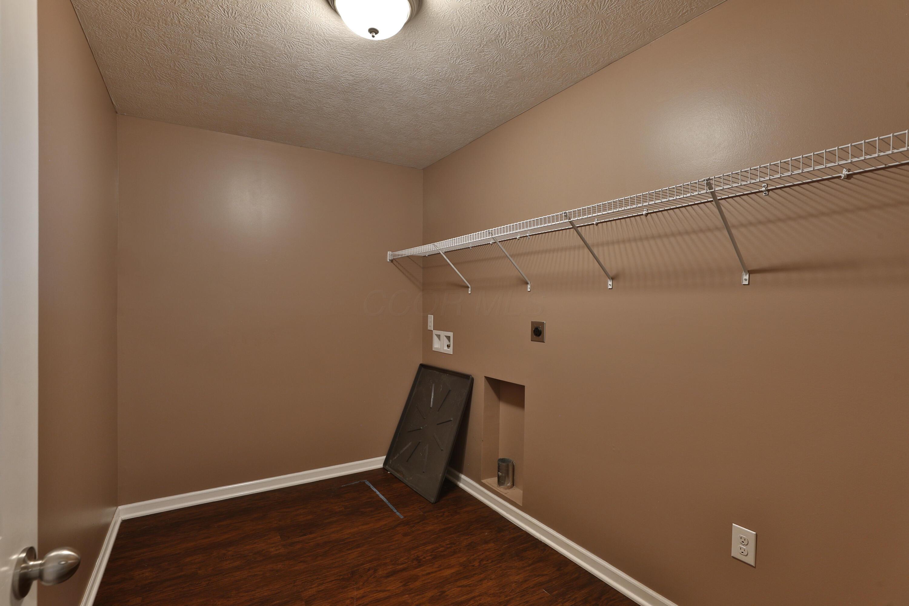 3935 Snowshoe Avenue, Grove City, Ohio image 37