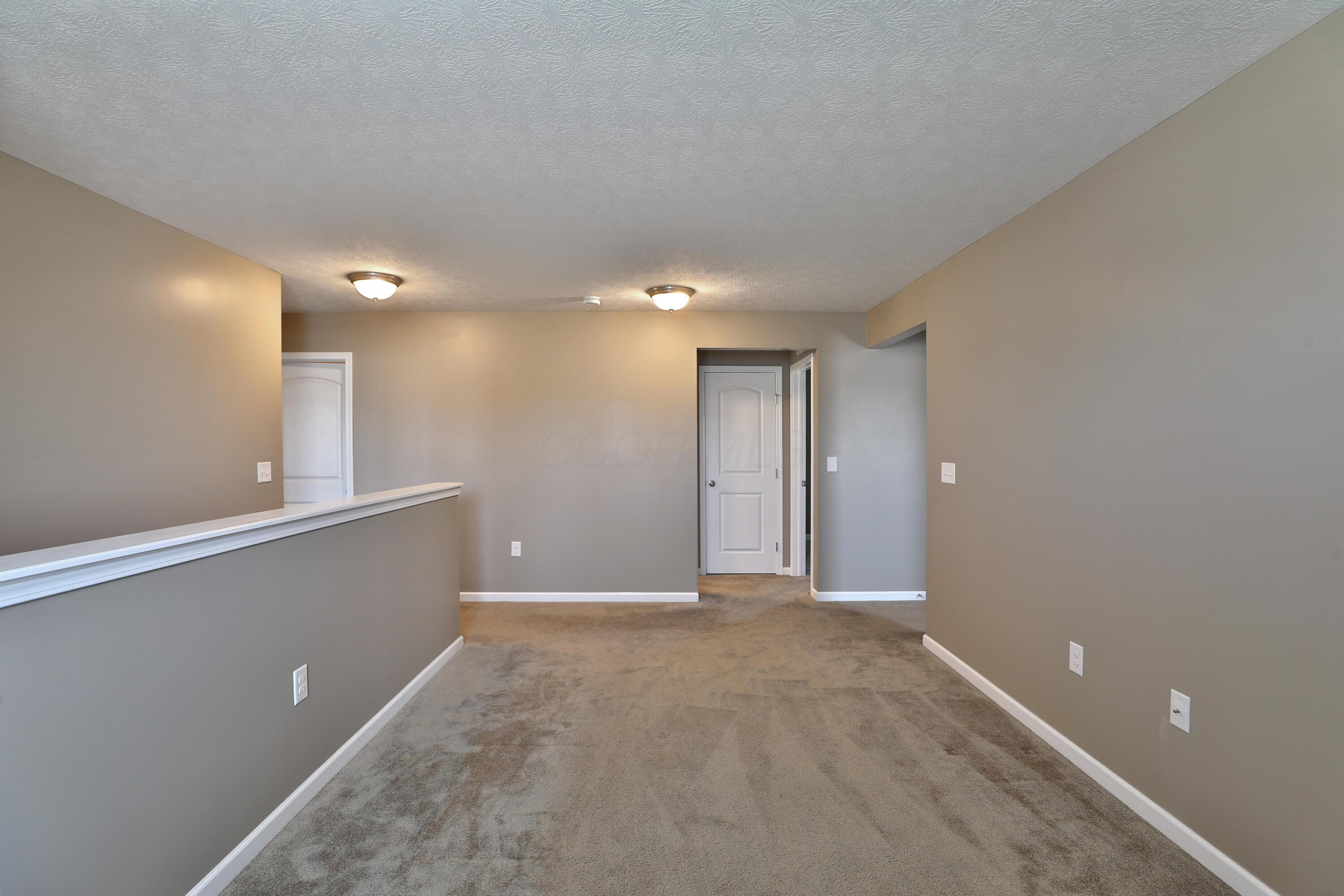 3935 Snowshoe Avenue, Grove City, Ohio image 25