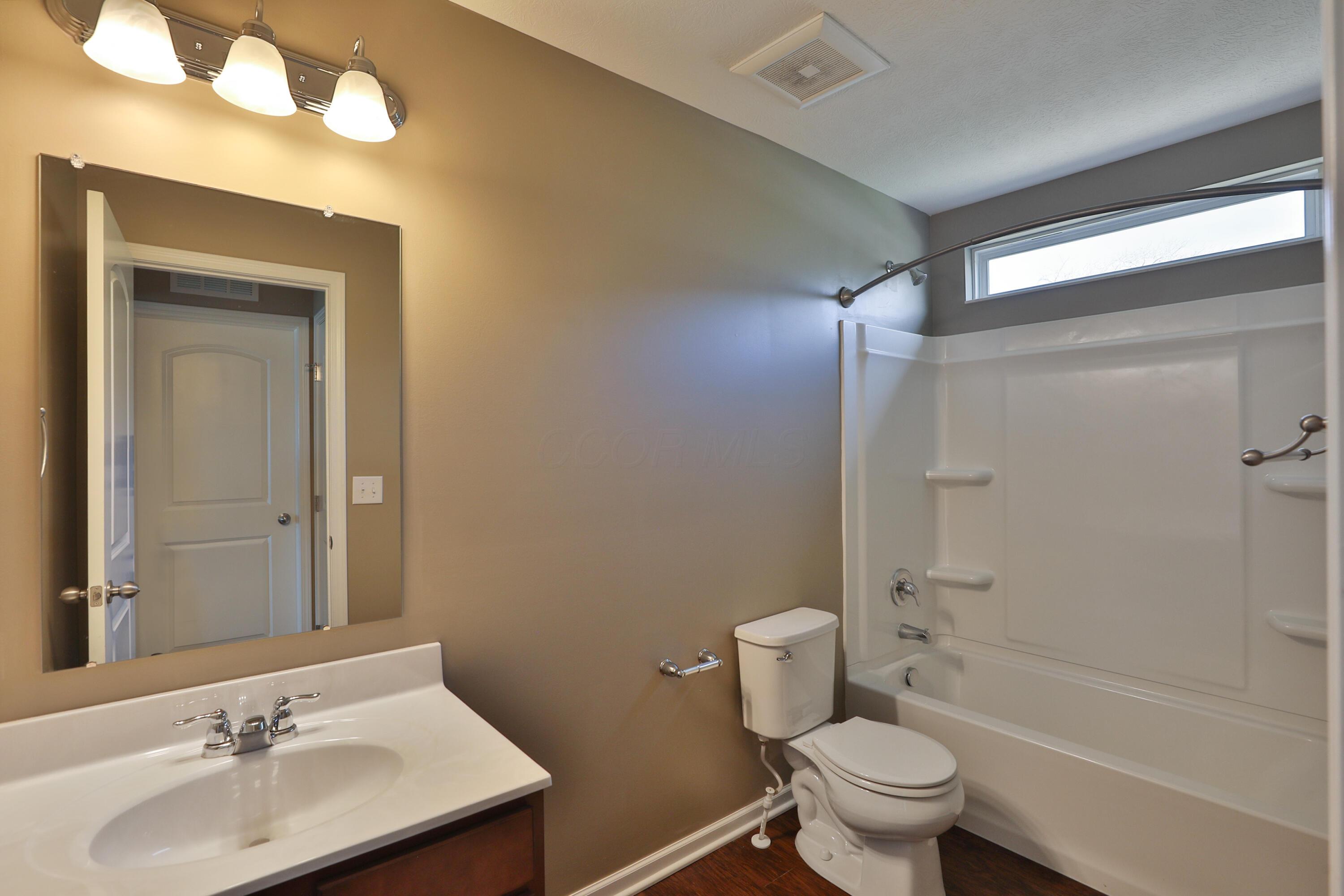 3935 Snowshoe Avenue, Grove City, Ohio image 30