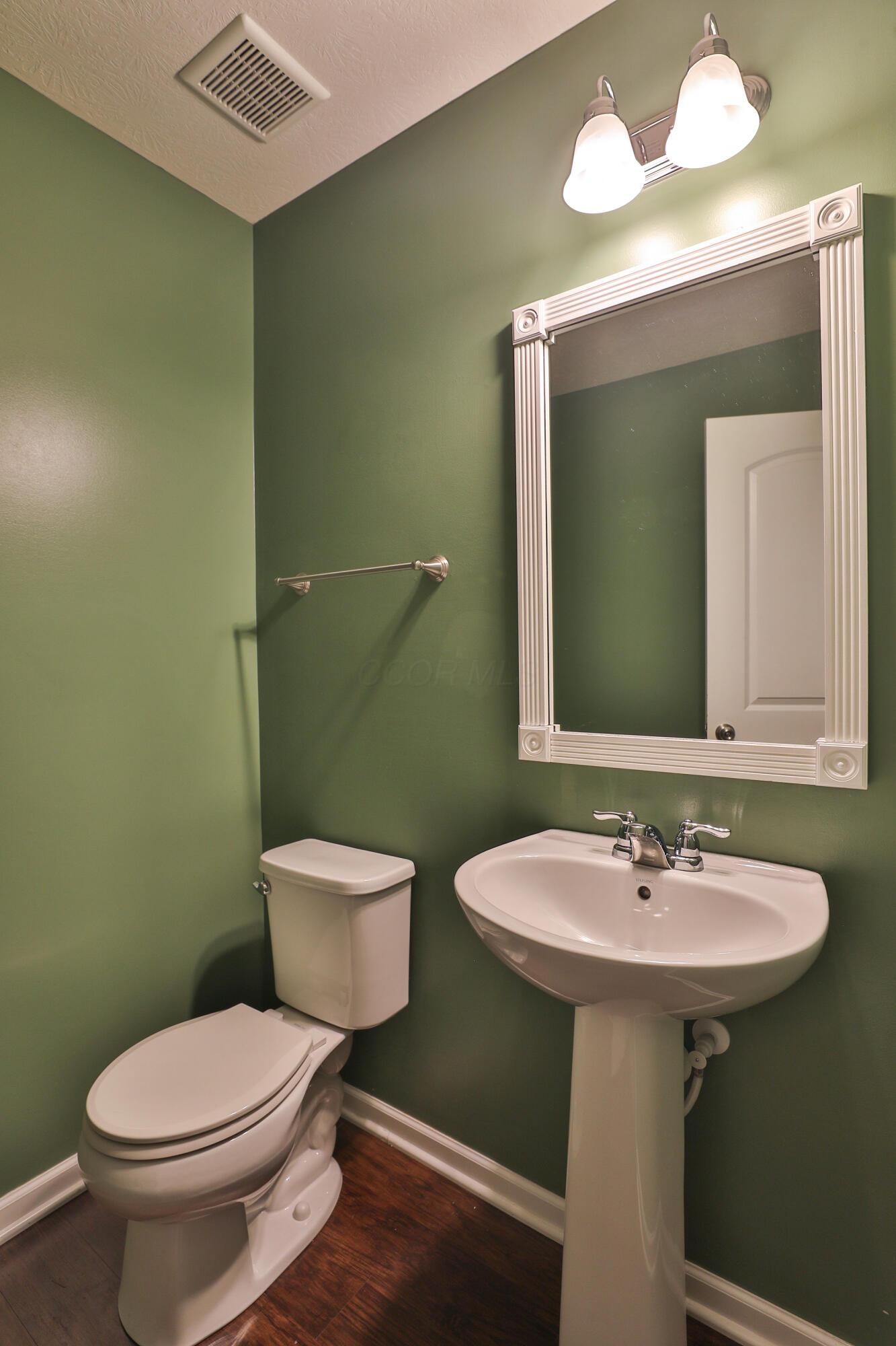 3935 Snowshoe Avenue, Grove City, Ohio image 7