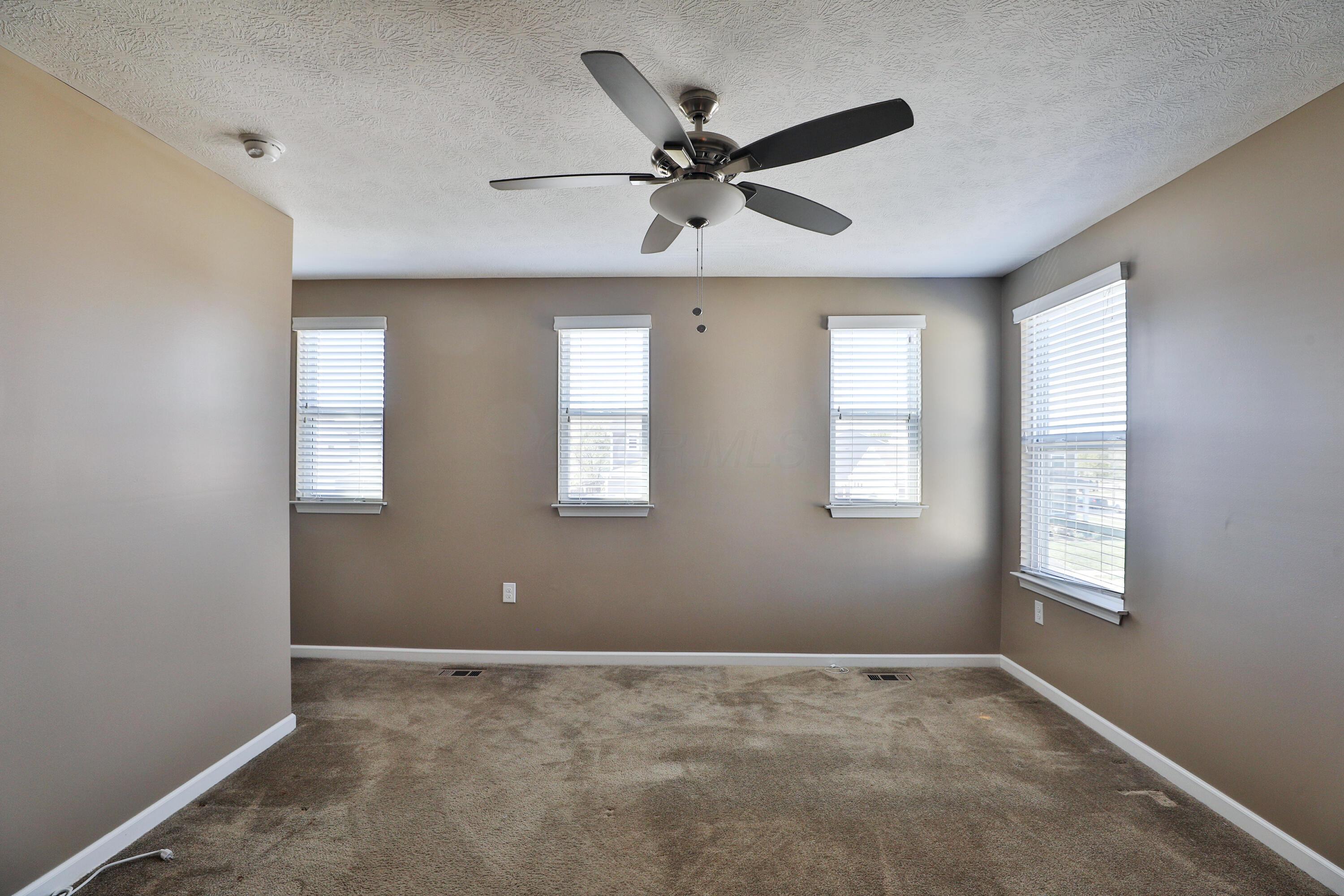3935 Snowshoe Avenue, Grove City, Ohio image 31