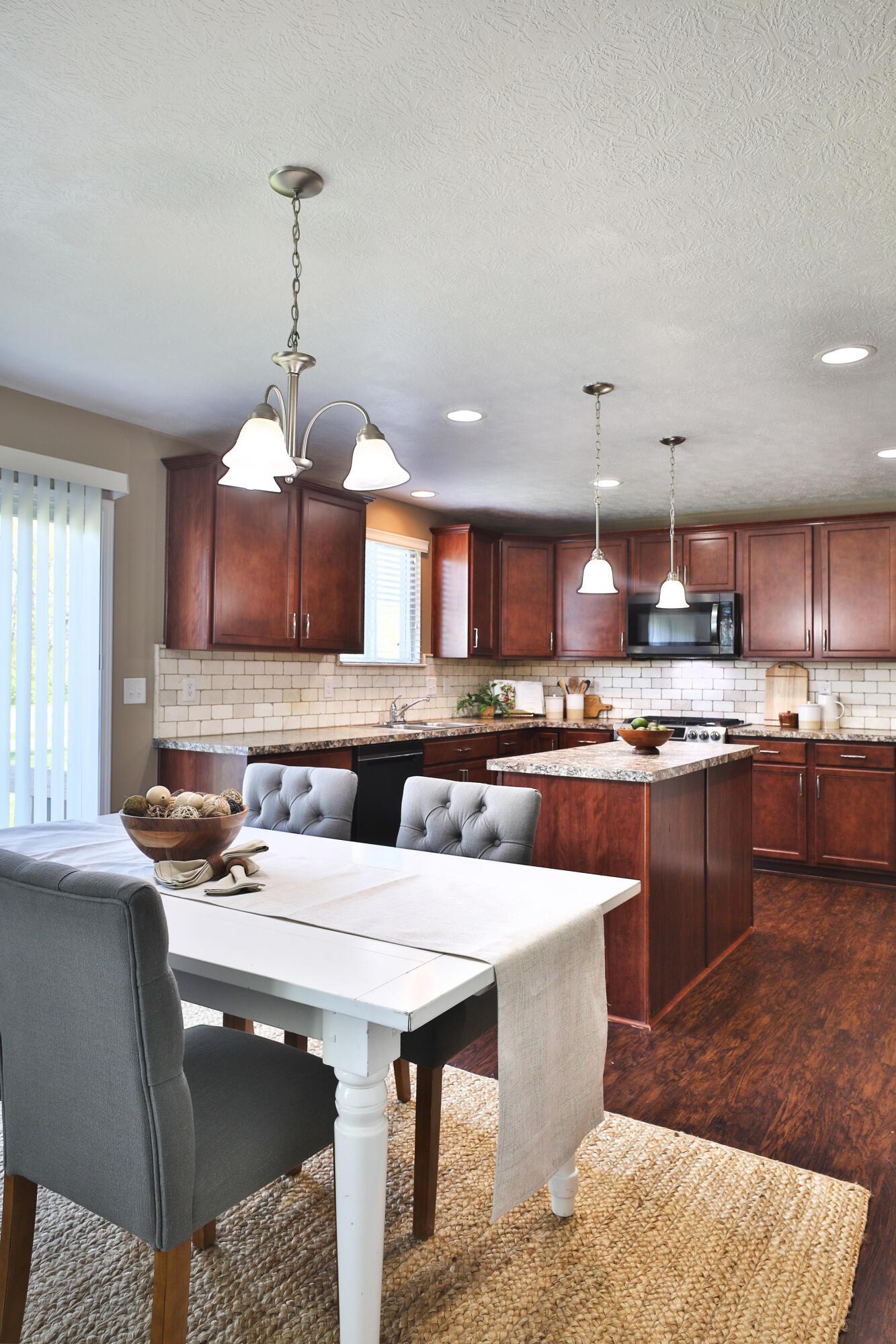 3935 Snowshoe Avenue, Grove City, Ohio image 14