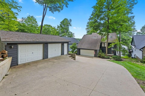 Tiny photo for 685 King Beach Drive, Howard, OH 43028 (MLS # 226022461)