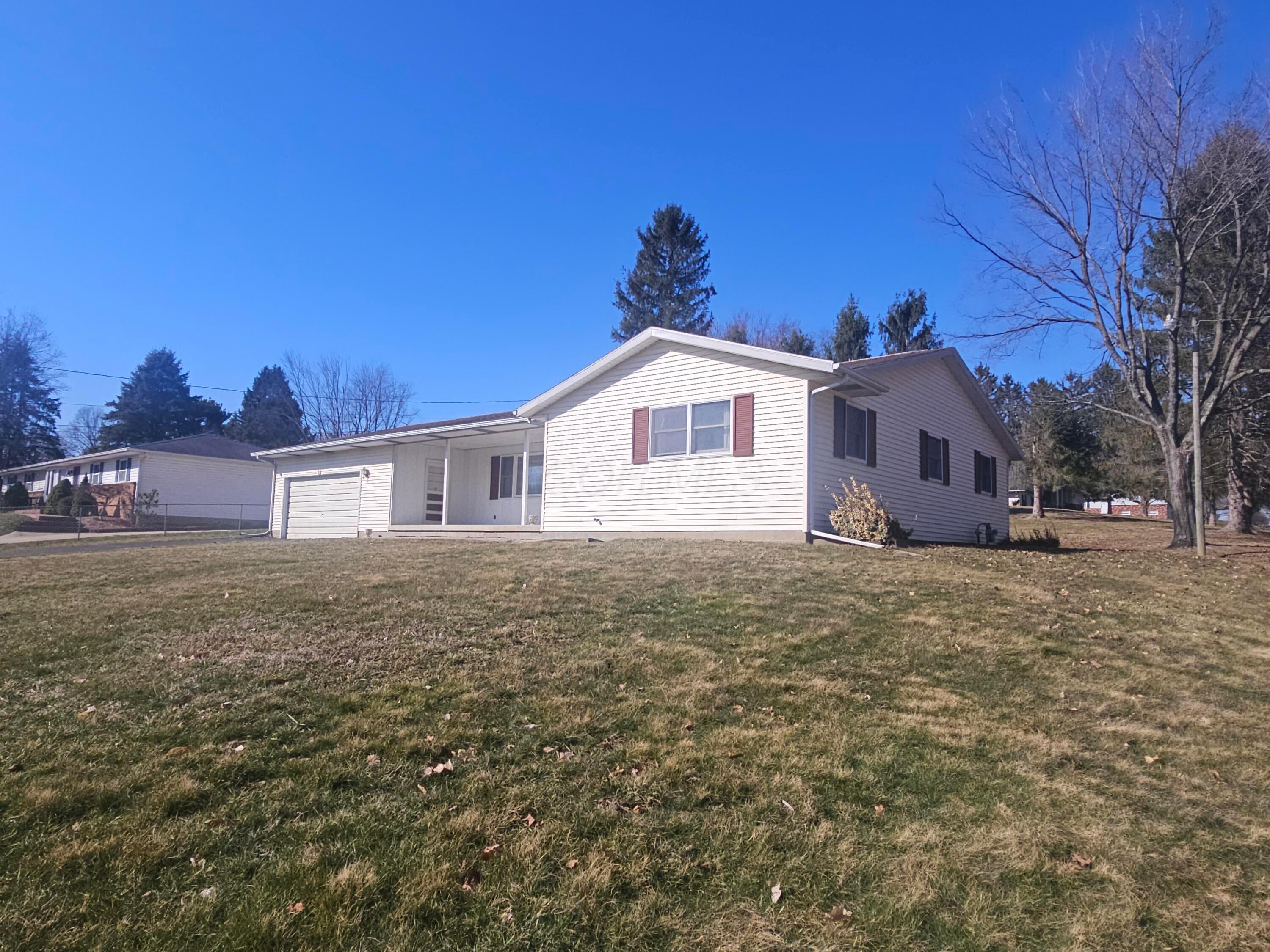 218 Steven Lane, Heath, Ohio image 3