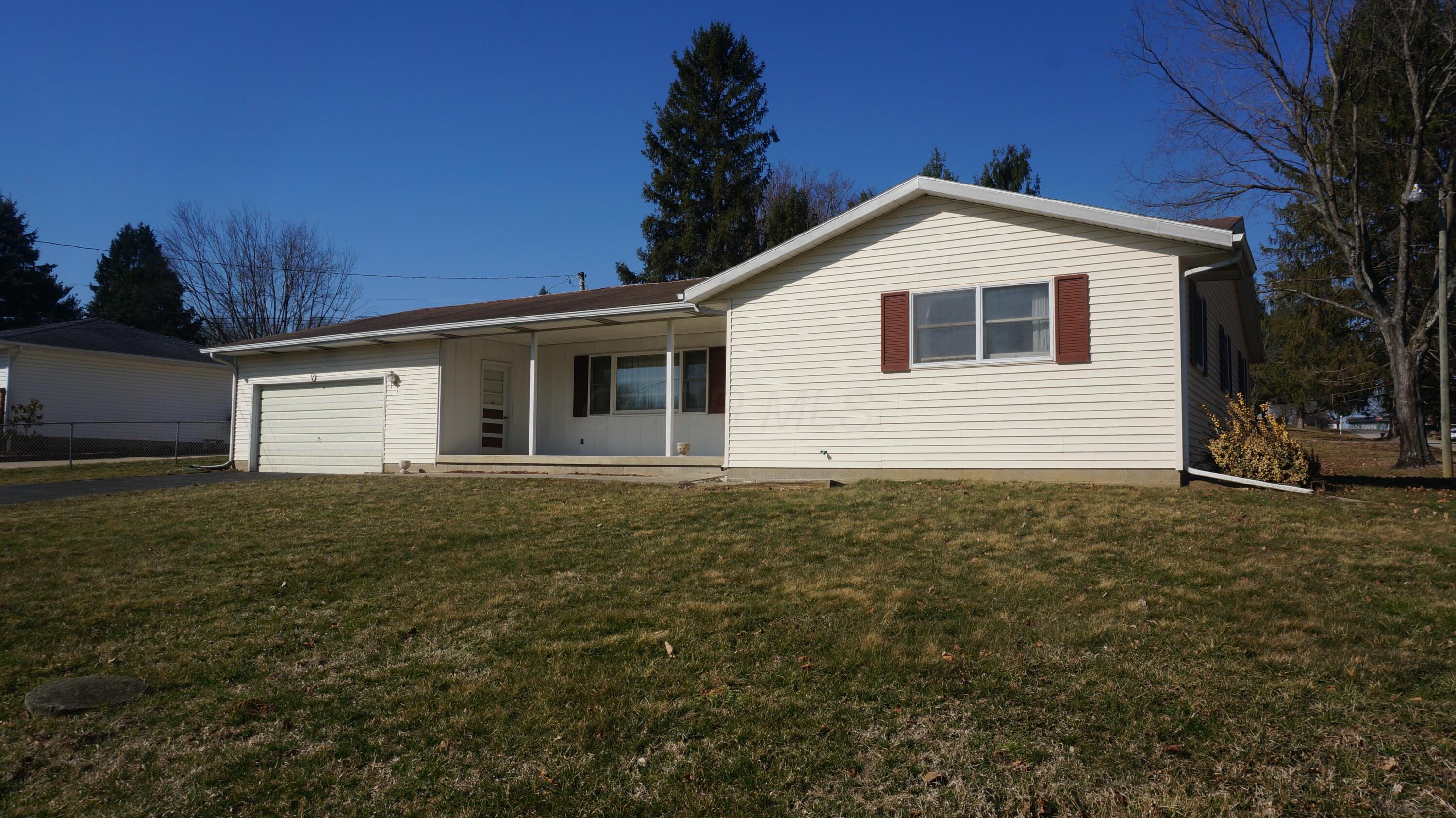 218 Steven Lane, Heath, Ohio image 1