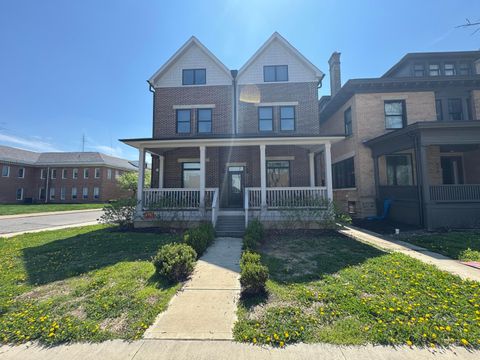 Photo of 973 E Broad Street Unit 4, Columbus, OH 43205 (MLS # 226011274)