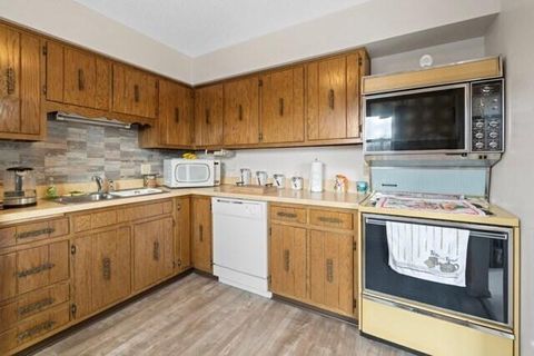 Tiny photo for 823 Red Oak Trail Trail, Mansfield, OH 44904 (MLS # 225039594)