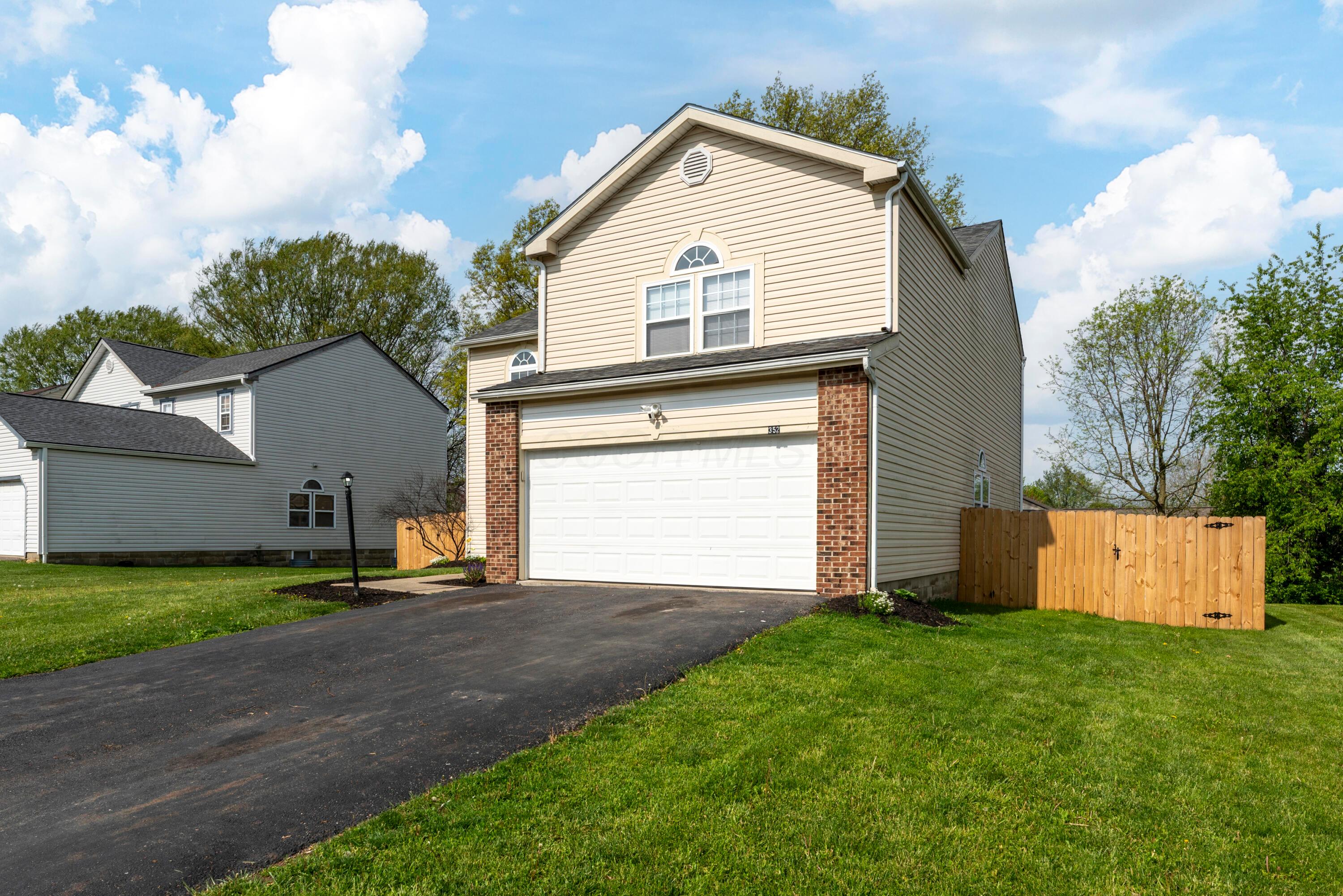 352 Evergreen Circle, Pickerington, Ohio image 3