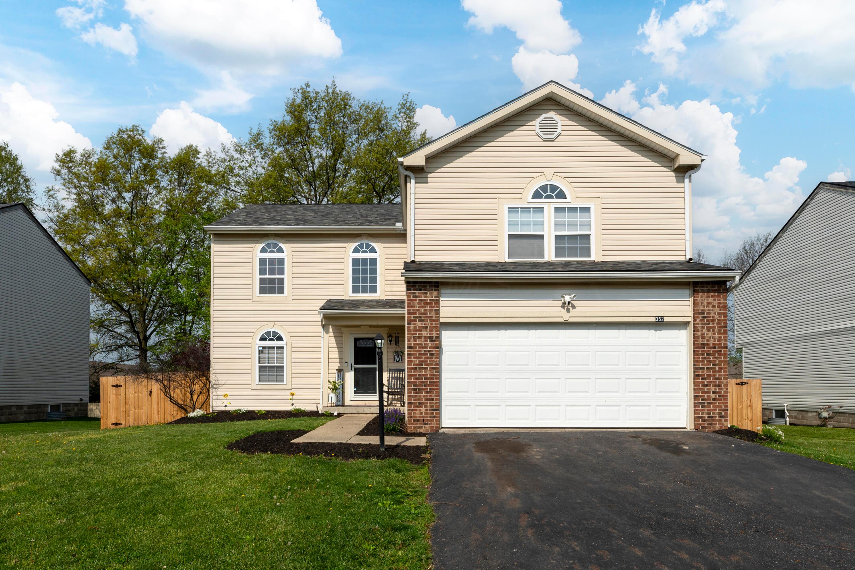 352 Evergreen Circle, Pickerington, Ohio image 2
