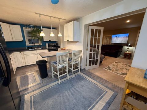 Tiny photo for 2648 Valleyview Drive, Columbus, OH 43204 (MLS # 226002899)