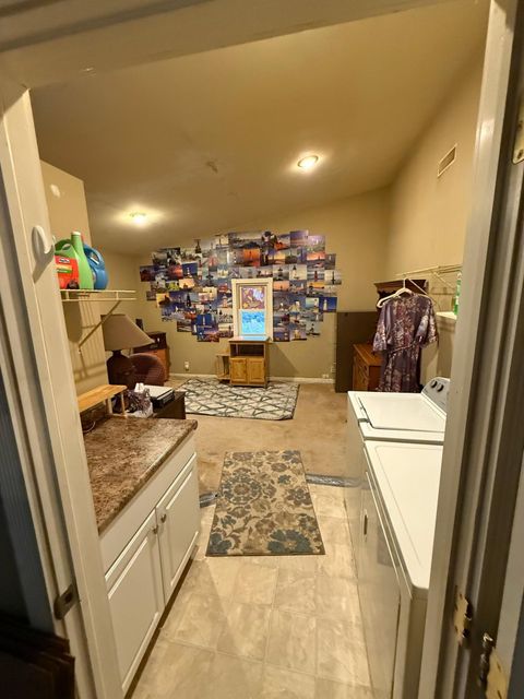 Tiny photo for 2648 Valleyview Drive, Columbus, OH 43204 (MLS # 226002899)