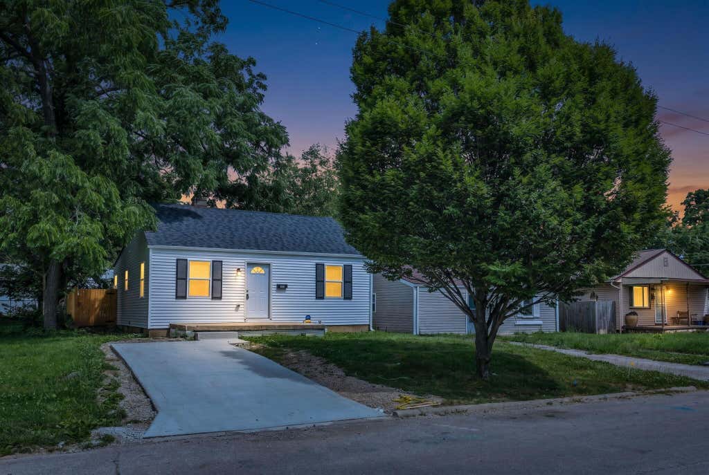 Photo of 2516 Hiawatha Street, Columbus, OH 43211 (MLS # 226022958)