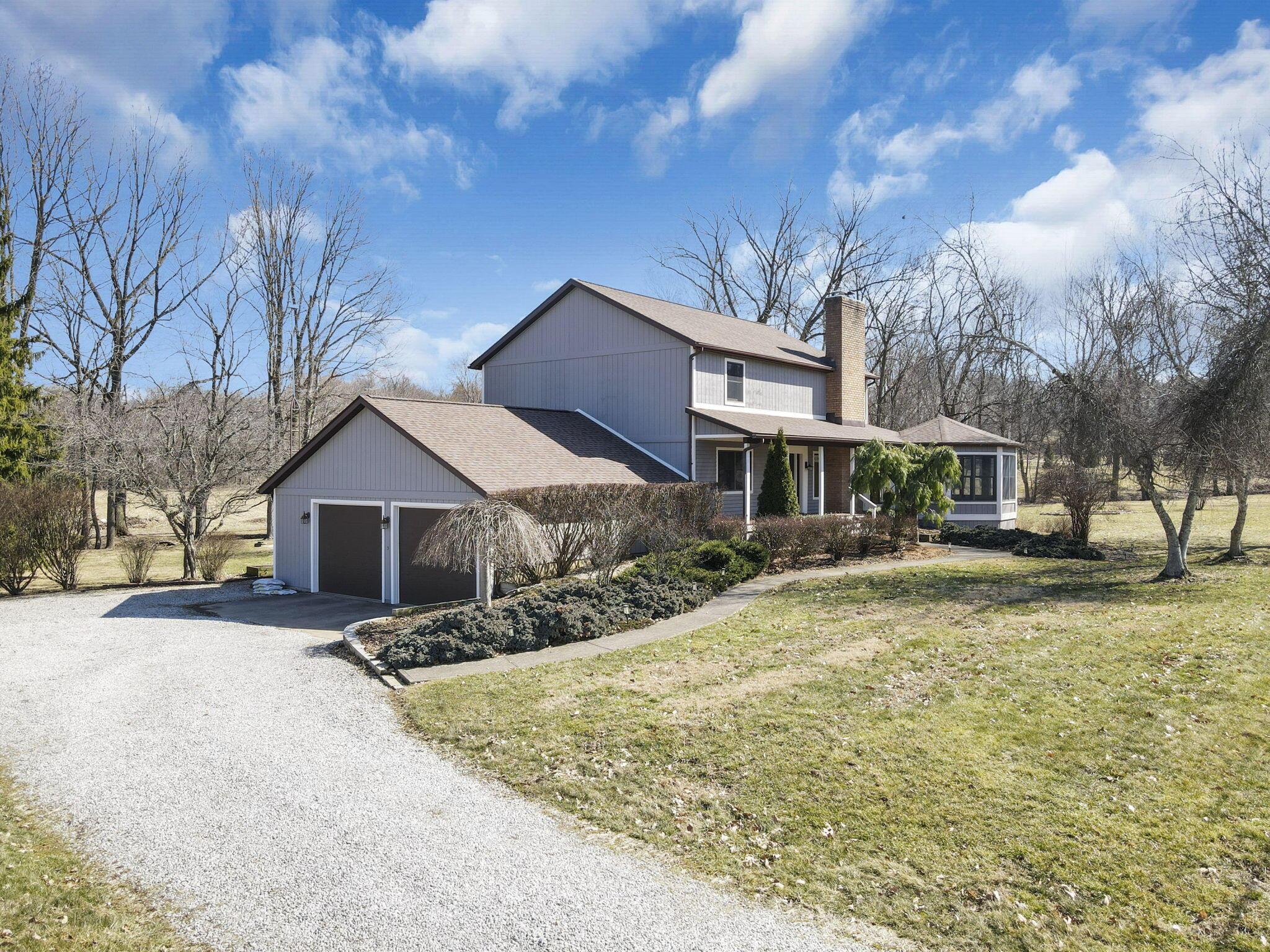 10800 Springwater Drive, Mount Vernon, Ohio image 2
