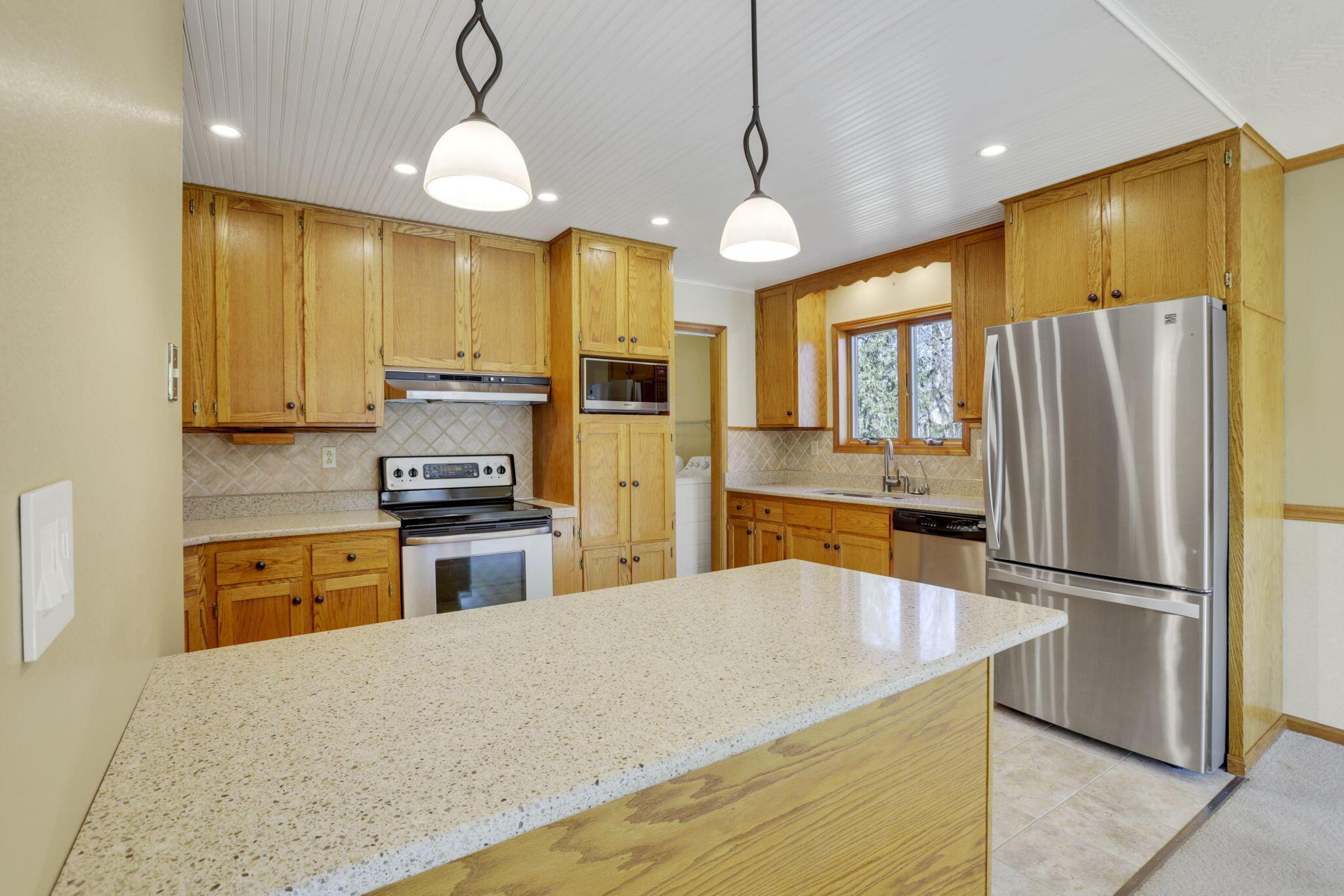 10800 Springwater Drive, Mount Vernon, Ohio image 16