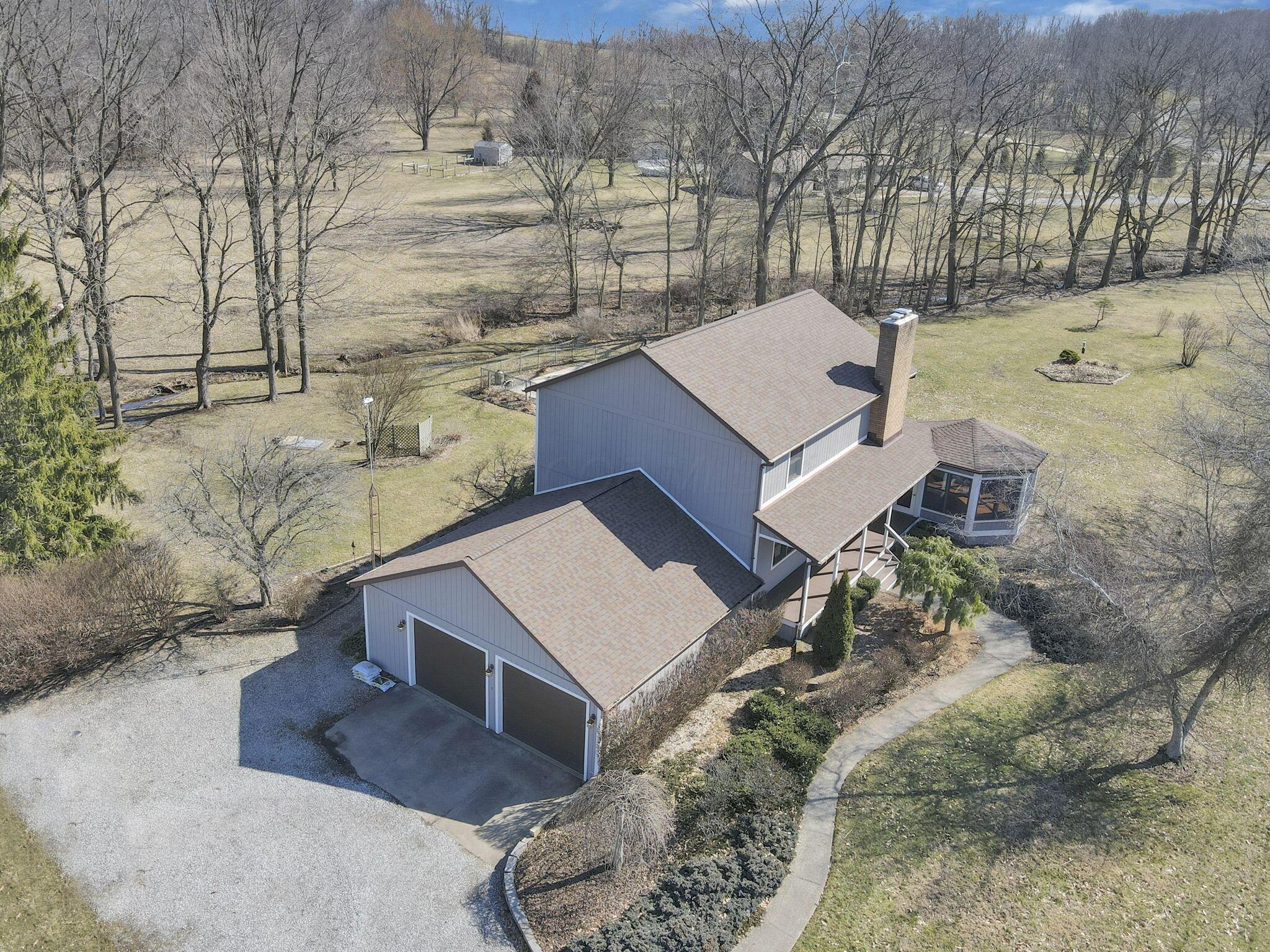 10800 Springwater Drive, Mount Vernon, Ohio image 1