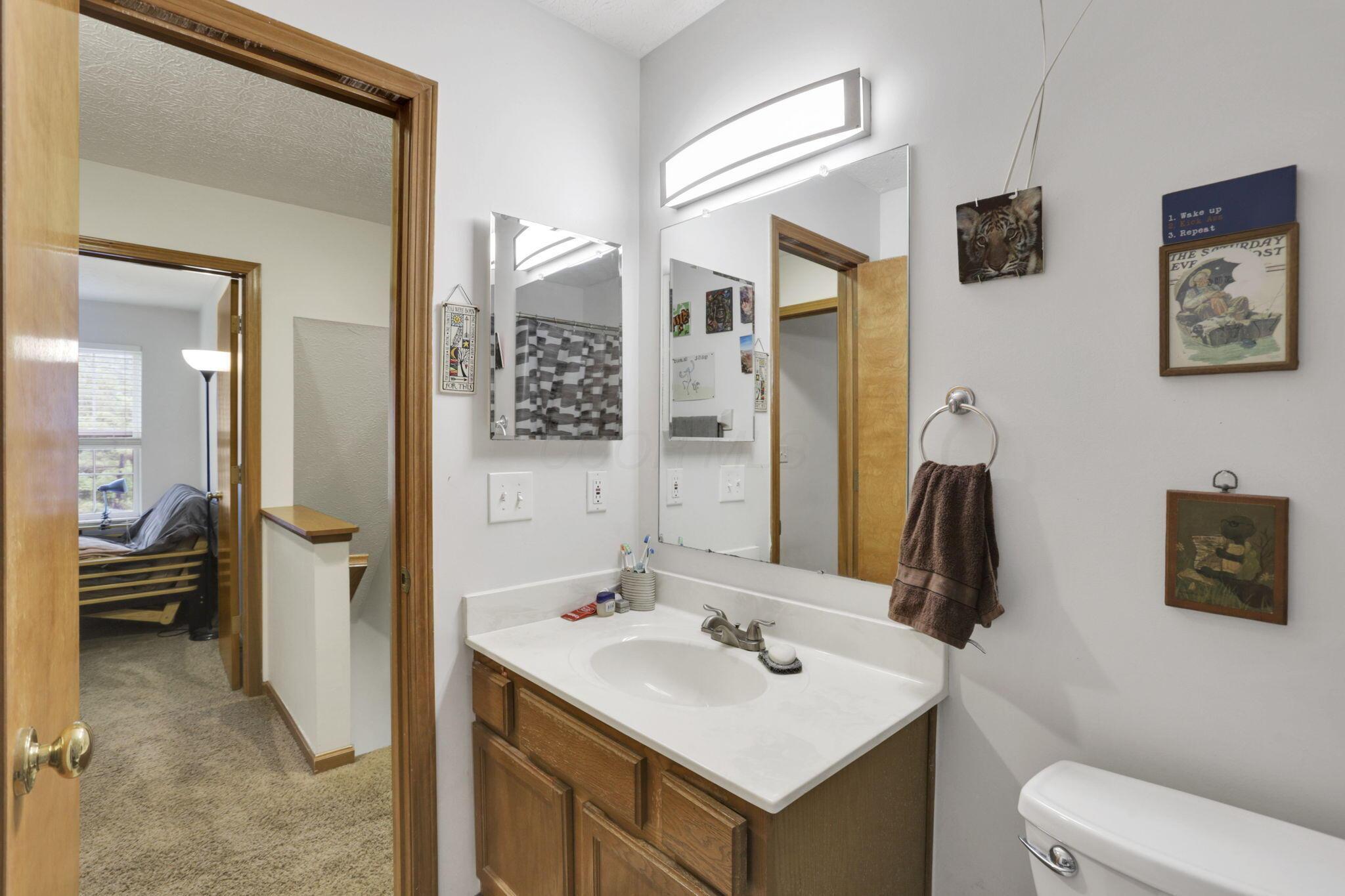 965 Thornapple Grove, Galloway, Ohio image 32