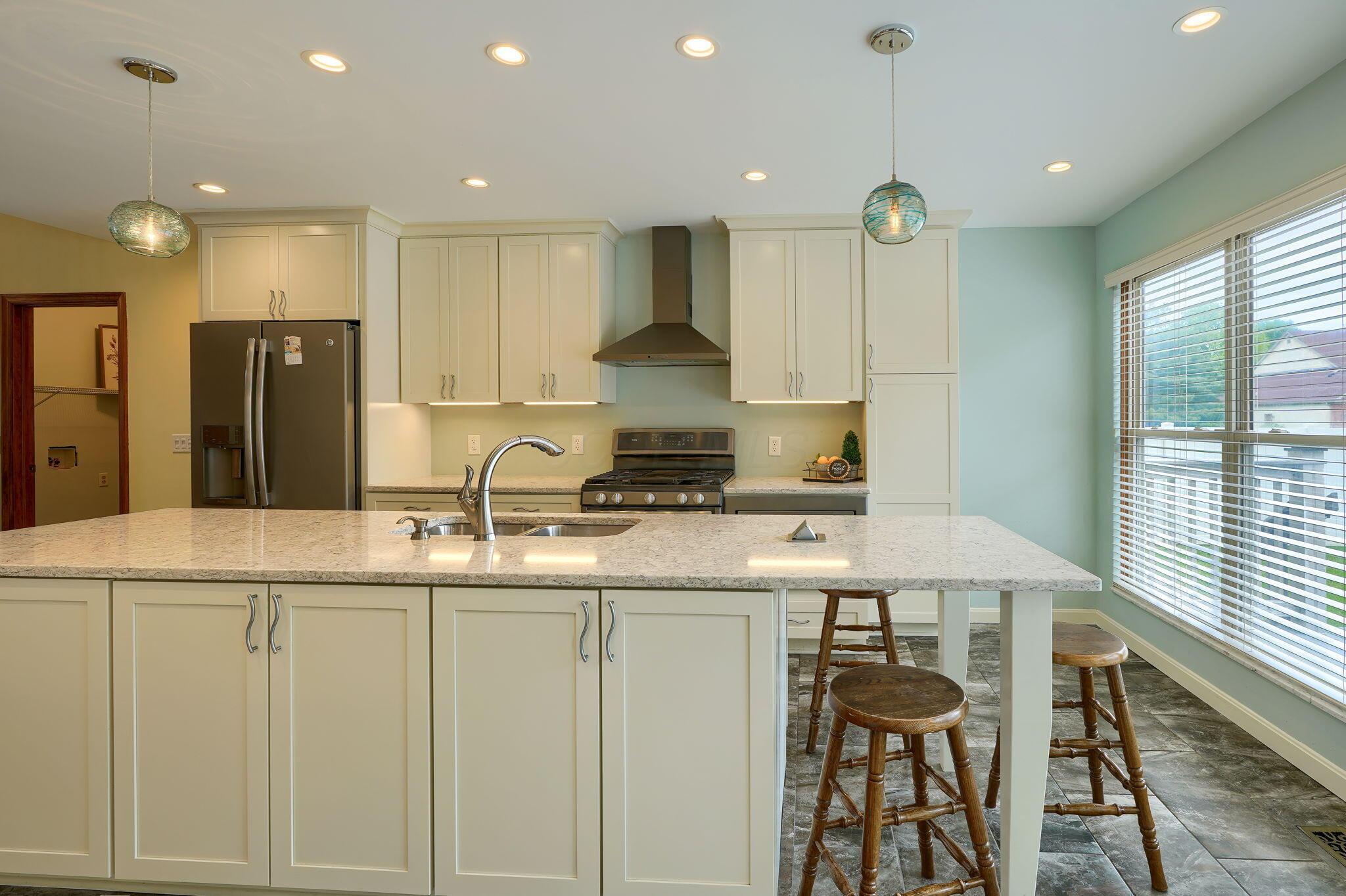 4475 Parkshore Drive, Lewis Center, Ohio image 17