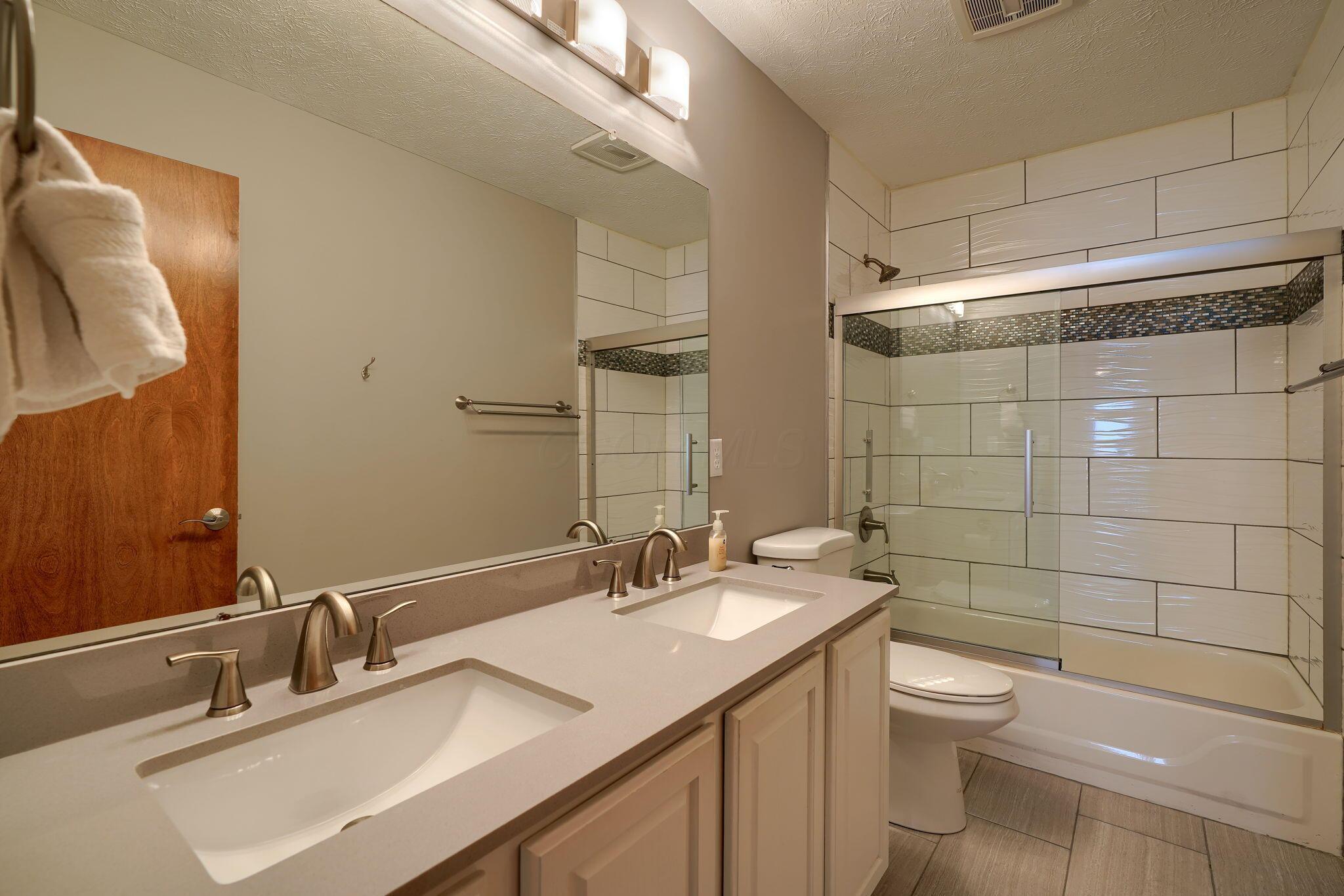4475 Parkshore Drive, Lewis Center, Ohio image 40