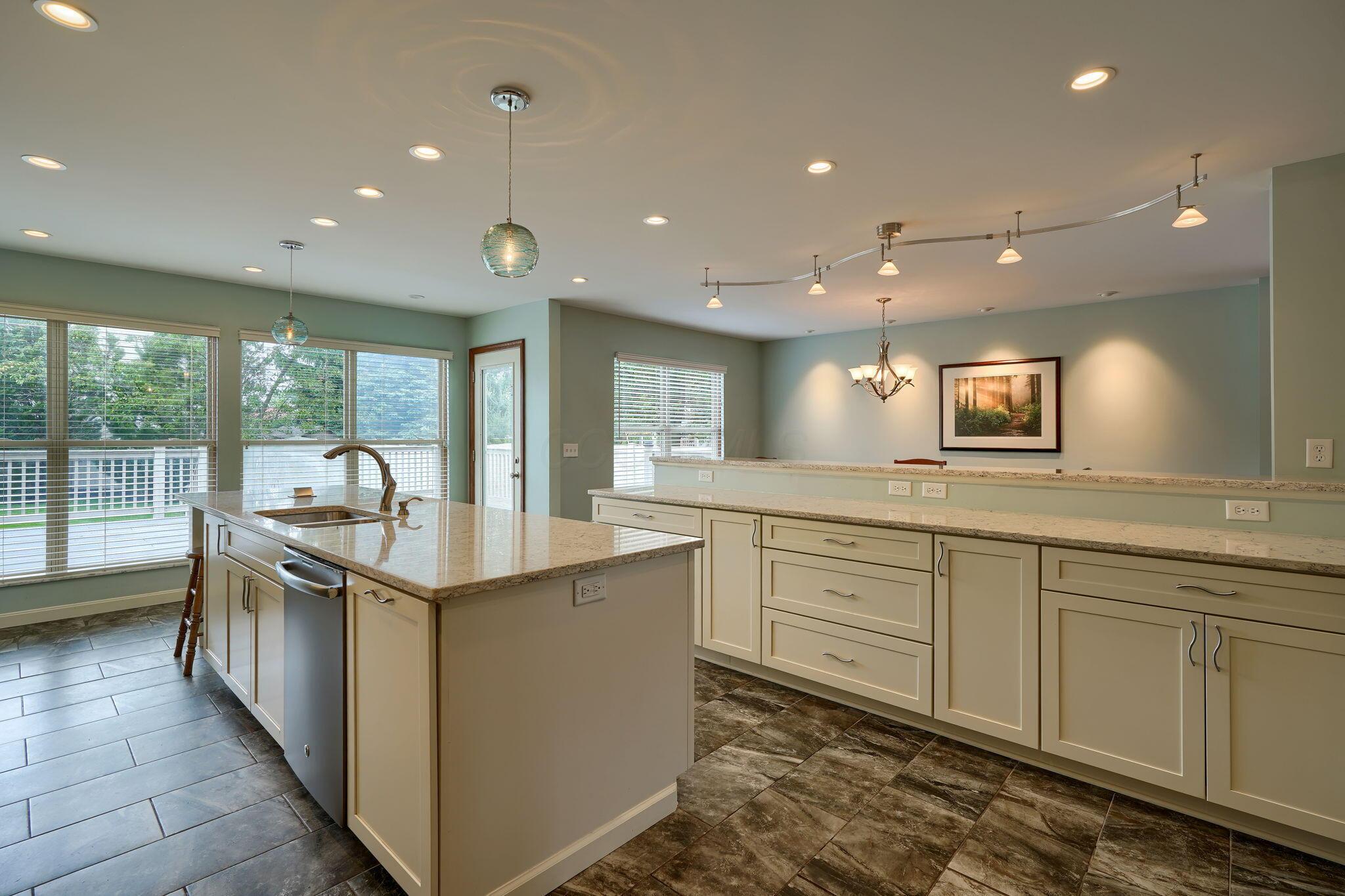 4475 Parkshore Drive, Lewis Center, Ohio image 18
