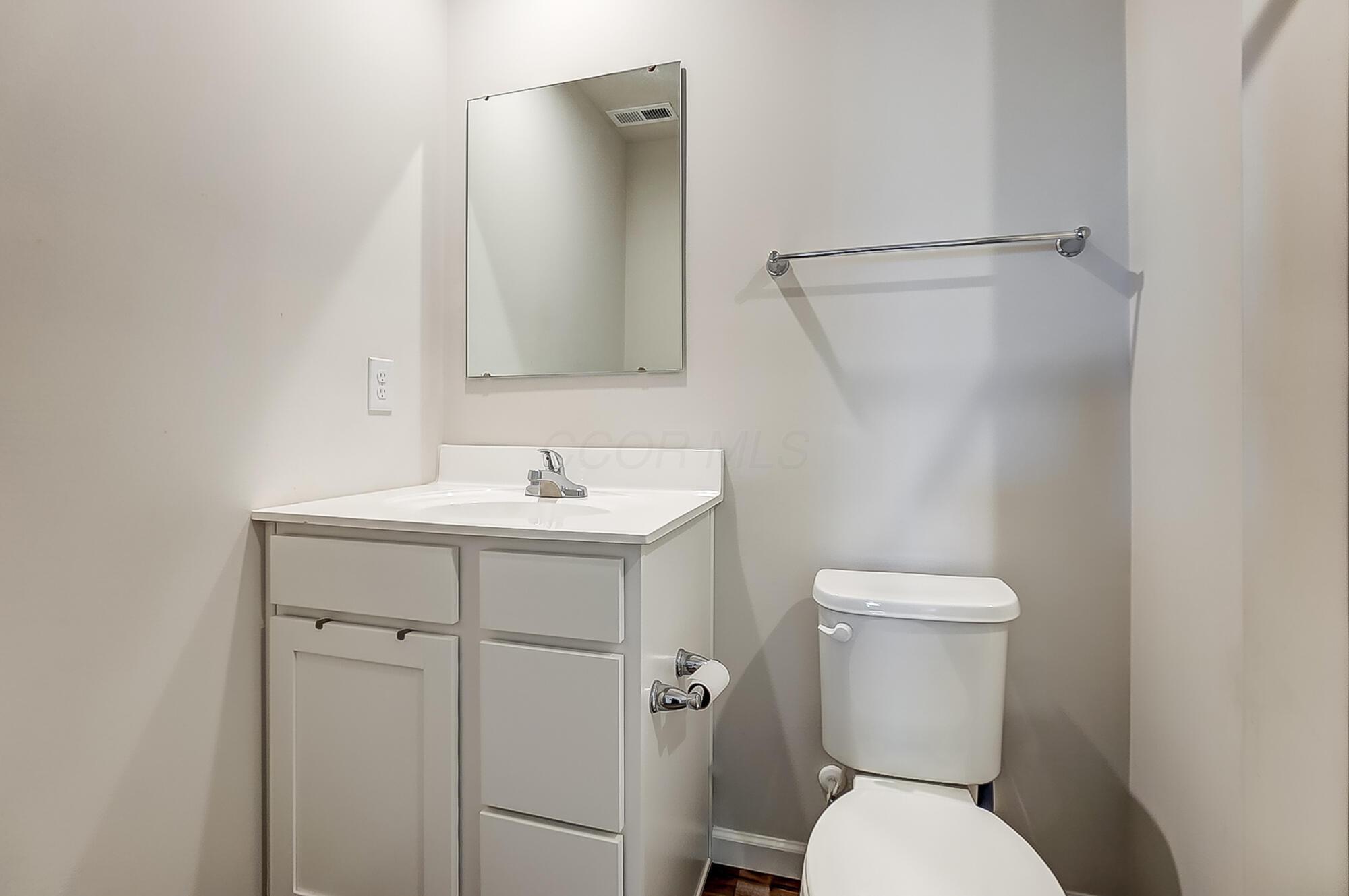207 S Tuttle Road, Springfield, Ohio image 24