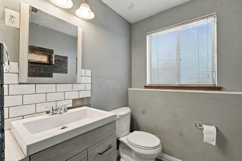 Tiny photo for 5346 Carbondale Drive, Columbus, OH 43232 (MLS # 226035808)