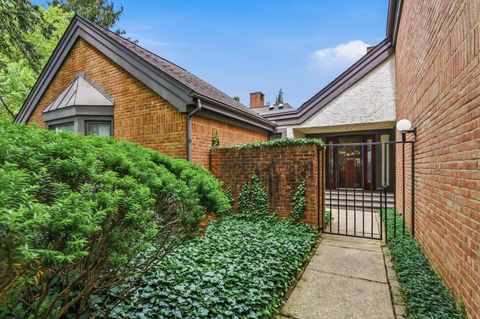 Photo of 2060 Mackenzie Drive 2 #2, Columbus, OH 43220 (MLS # 226019857)