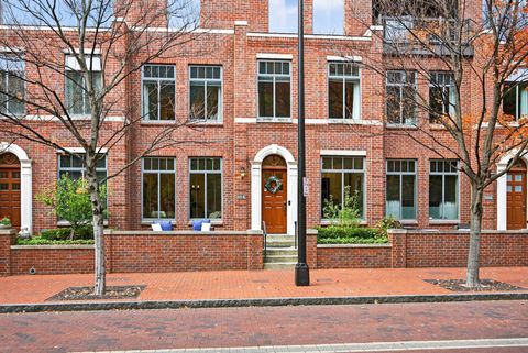 Photo of 250 Daniel Burnham Square TH253 #TH253, Columbus, OH 43215 (MLS # 225040479) Photo of 250 Daniel Burnham Square TH253 #TH253, Columbus, OH 43215 (MLS # 225040479)