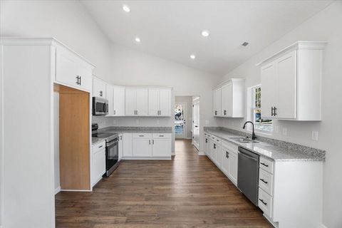 Tiny photo for 517 E Chillicothe Avenue, Bellefontaine, OH 43311 (MLS # 226012994)