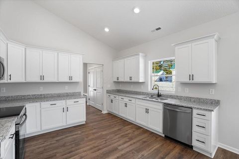 Tiny photo for 517 E Chillicothe Avenue, Bellefontaine, OH 43311 (MLS # 226012994)