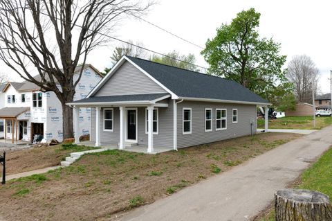 Tiny photo for 517 E Chillicothe Avenue, Bellefontaine, OH 43311 (MLS # 226012994)