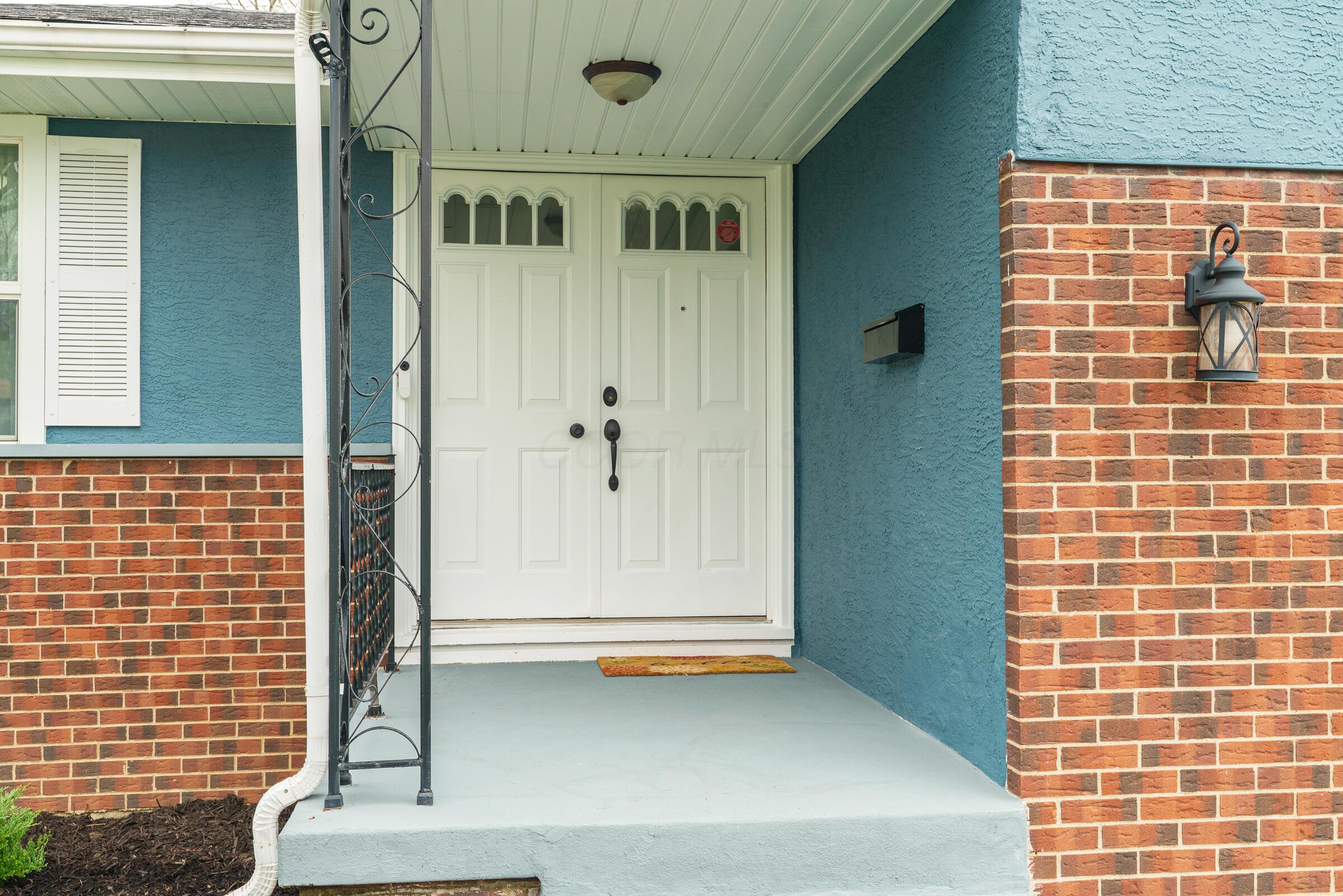 5092 Riverbirch Drive N