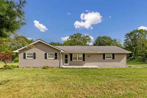 Photo of 5796 Beecher Road, Granville, OH 43023 (MLS # 225031751)