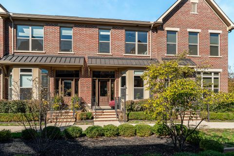 Photo of 854 Pullman Way, Columbus, OH 43212 (MLS # 225040145)