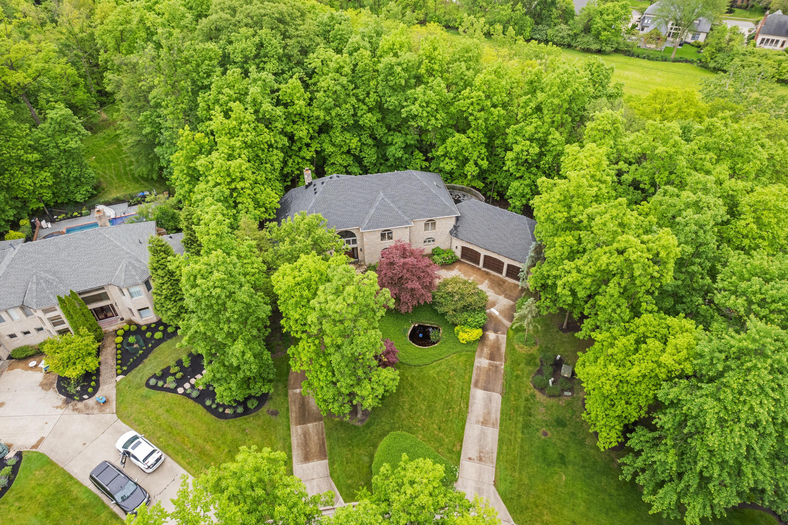 8039 Crossgate Court, Dublin, Ohio image 3