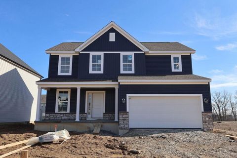 Photo of 358 Oakmont Drive, Commercial Point, OH 43116 (MLS # 226005231)