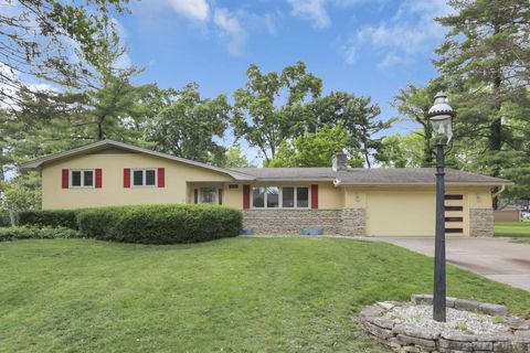 Photo of 5882 Timber Drive, Columbus, OH 43213 (MLS # 225037416)
