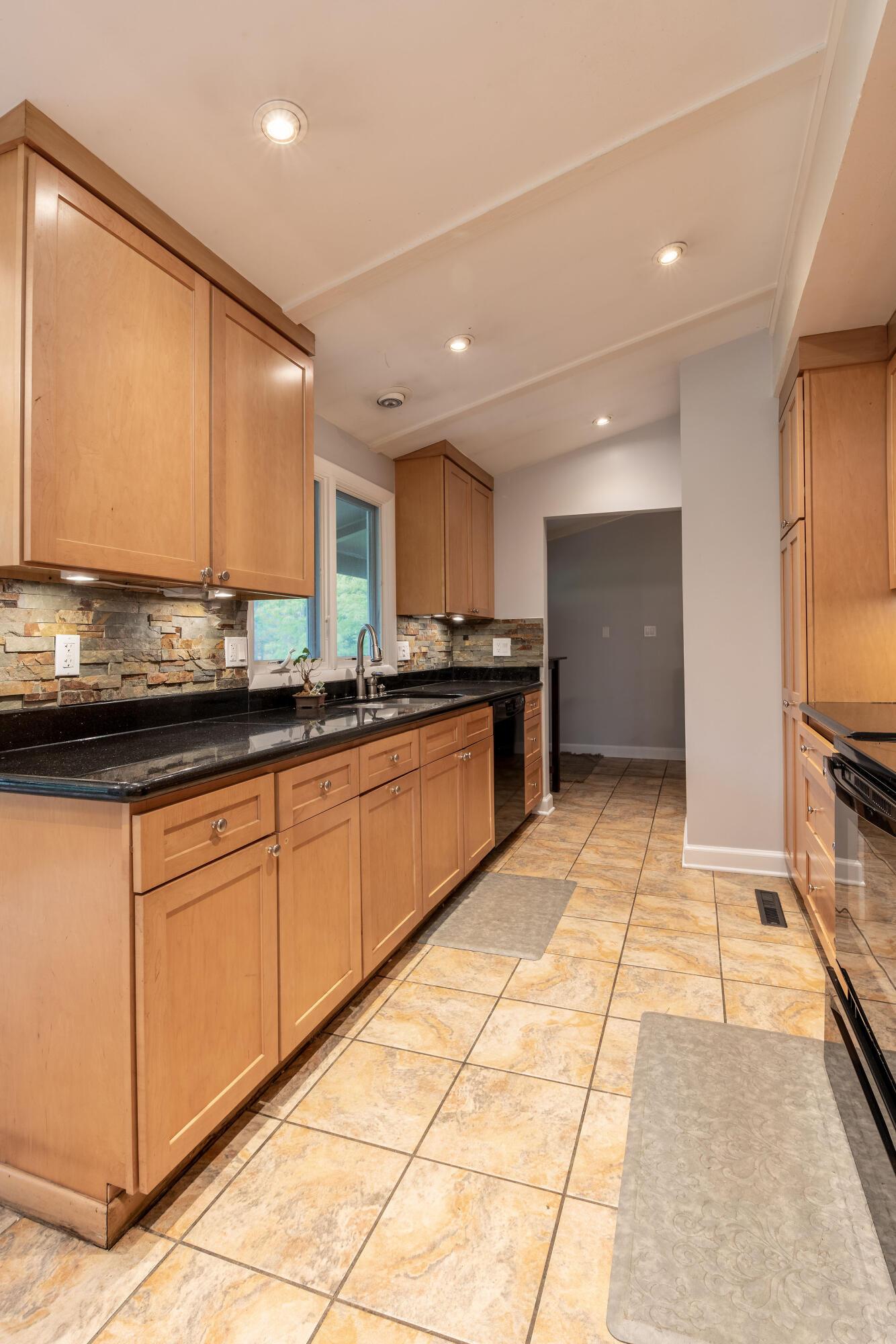 Columbus, Ohio 43221, United States, 3 Bedrooms Bedrooms, ,3 BathroomsBathrooms,Residential,Active,237867