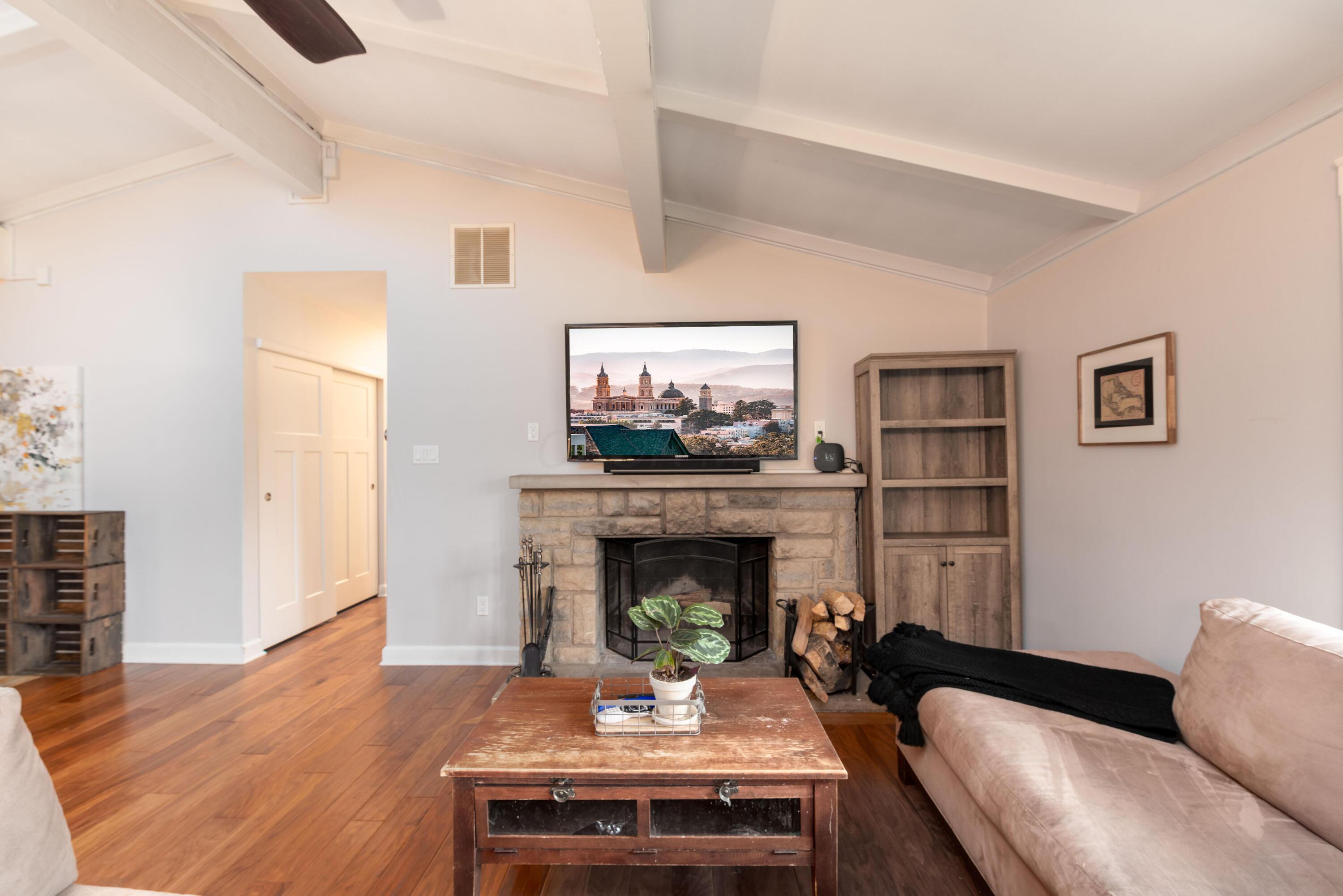 Columbus, Ohio 43221, United States, 3 Bedrooms Bedrooms, ,3 BathroomsBathrooms,Residential,Active,237867