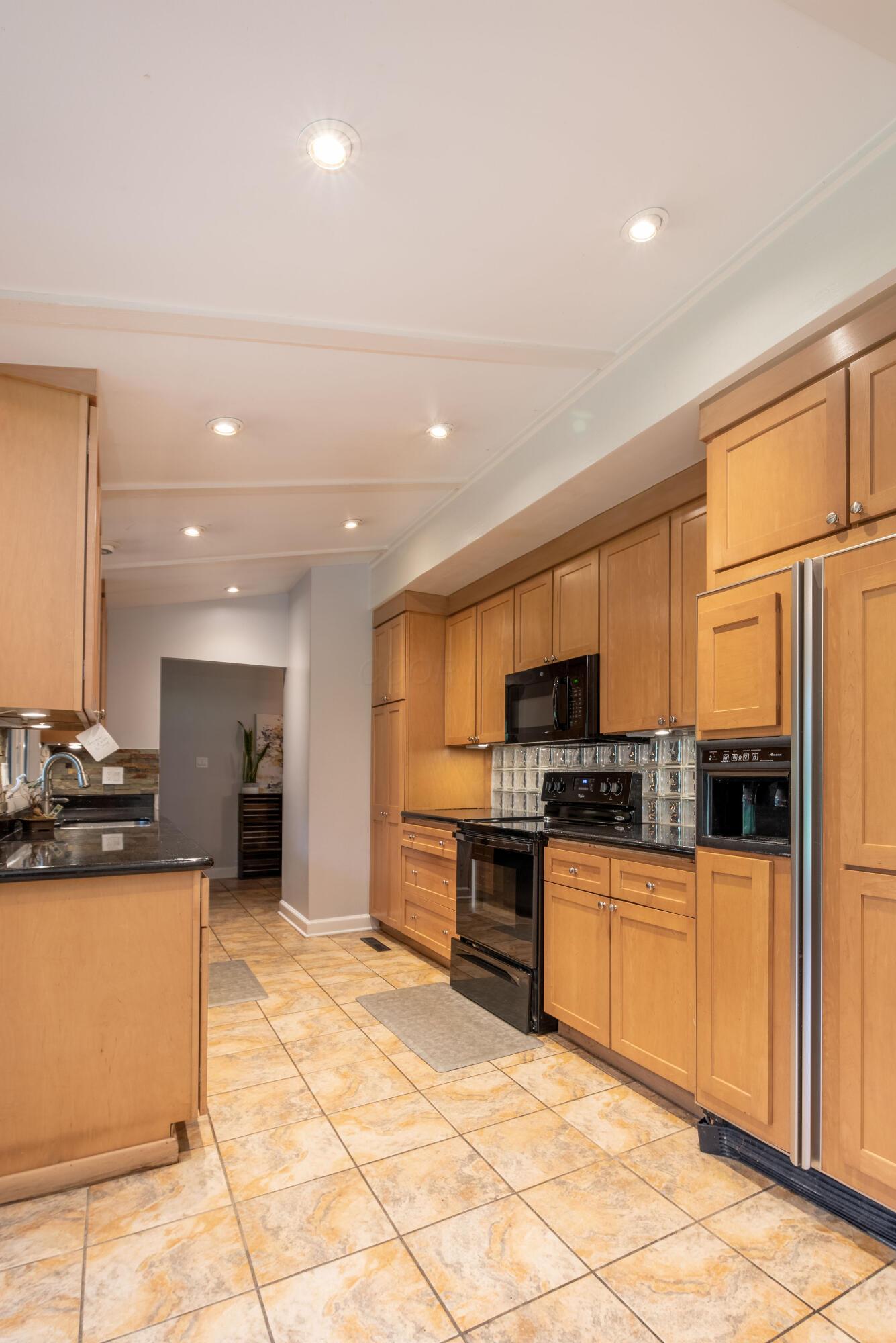 Columbus, Ohio 43221, United States, 3 Bedrooms Bedrooms, ,3 BathroomsBathrooms,Residential,Active,237867