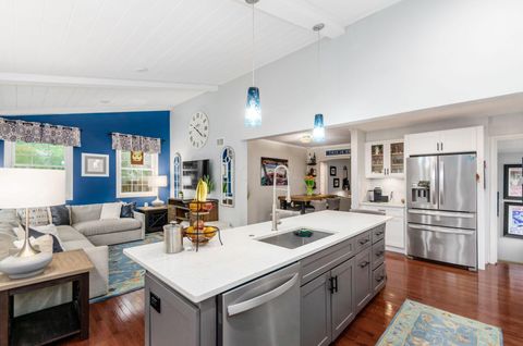 Tiny photo for 184 Fenway Road, Columbus, OH 43214 (MLS # 226022973)