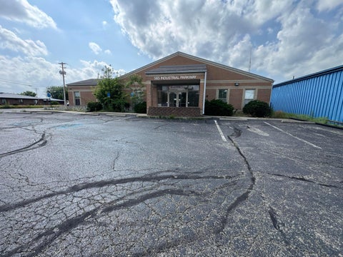 Photo of 565 Industrial Parkway, Heath, OH 43056 (MLS # 226036924)