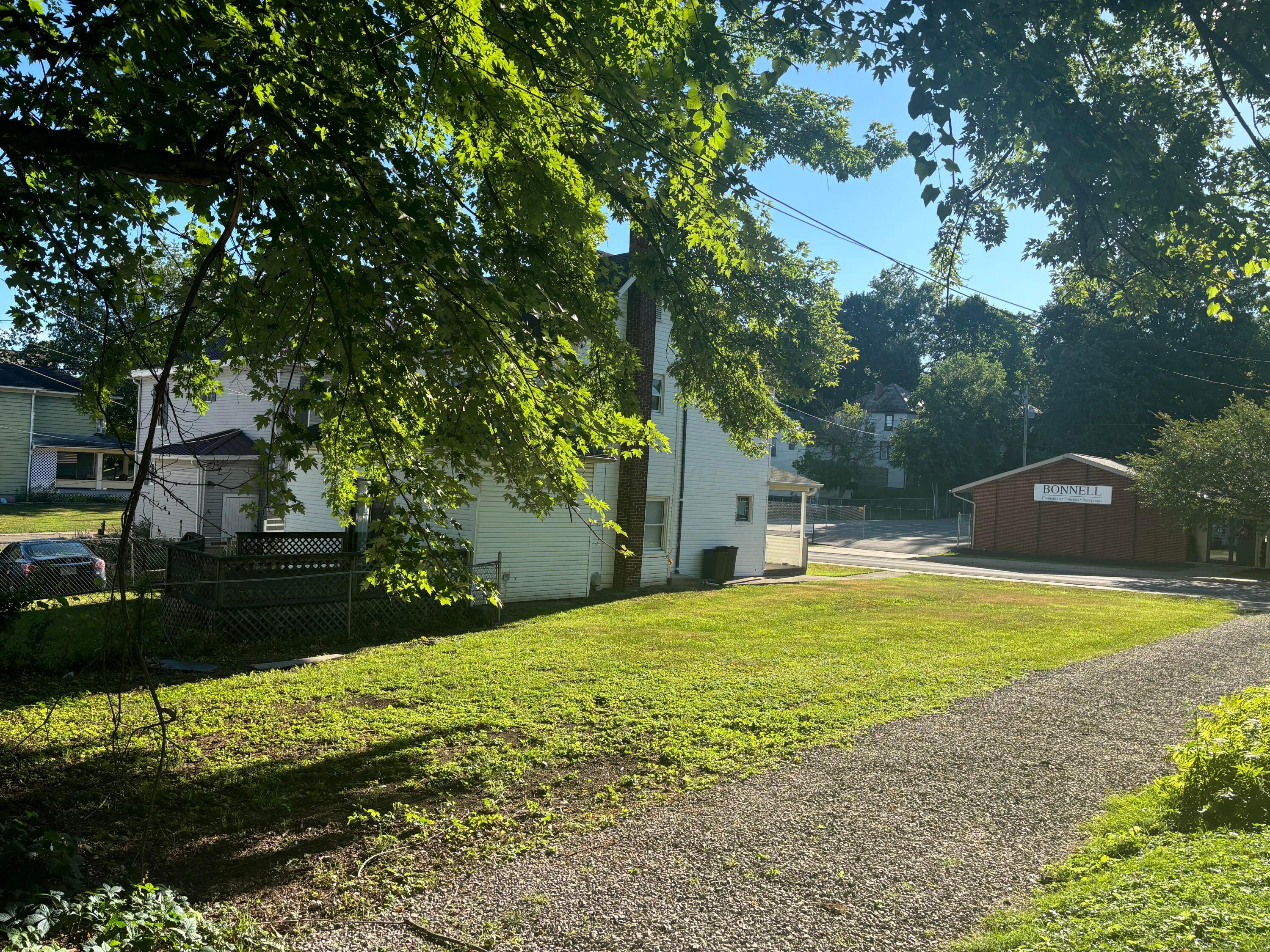 419 N 8th Street, Cambridge, Ohio image 2