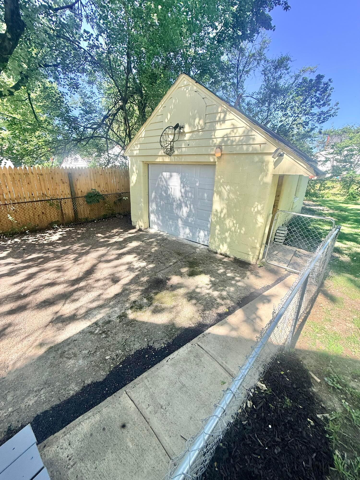2427 Taylor Avenue