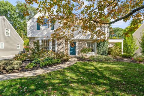 Photo of 2600 Henthorn Road, Columbus, OH 43221 (MLS # 225038855)