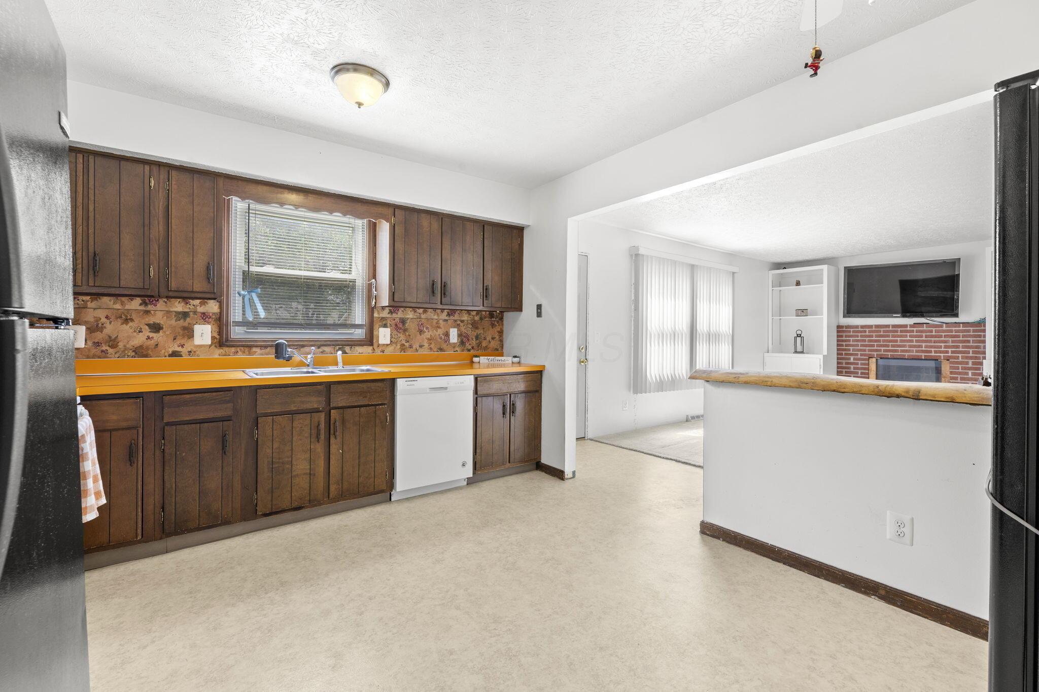 2191 Pine Knoll Avenue