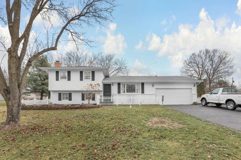 Photo of 222 Deer Trail Road, Reynoldsburg, OH 43068 (MLS # 226012962)