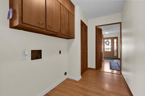 Tiny photo for 49 Kenwick Circle, Granville, OH 43023 (MLS # 225039579)