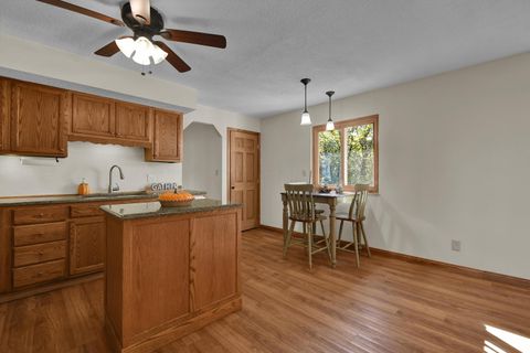 Tiny photo for 49 Kenwick Circle, Granville, OH 43023 (MLS # 225039579)