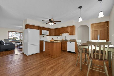 Tiny photo for 49 Kenwick Circle, Granville, OH 43023 (MLS # 225039579)