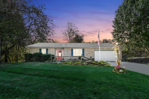 Tiny photo for 49 Kenwick Circle, Granville, OH 43023 (MLS # 225039579)